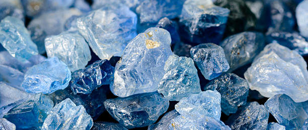 plusieurs pierres bleues