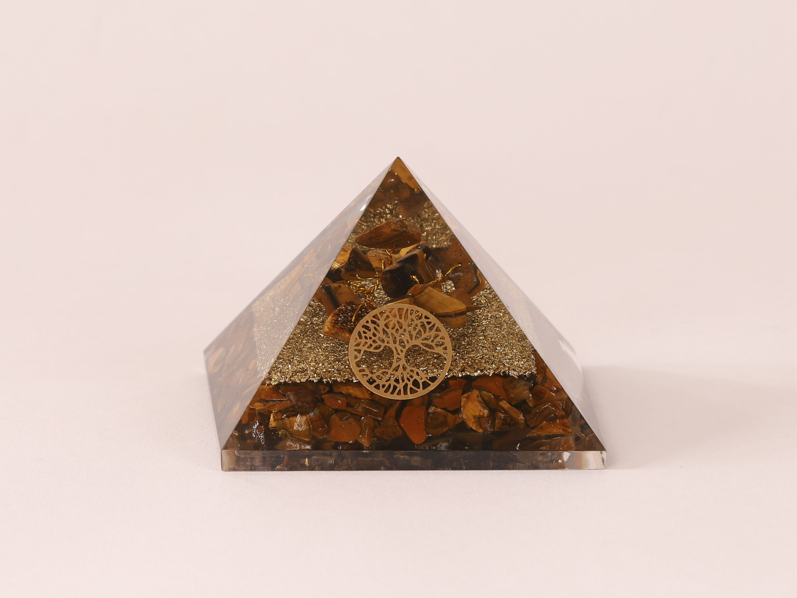 Orgonite pyramide Oeil de Tigre fleur de vie