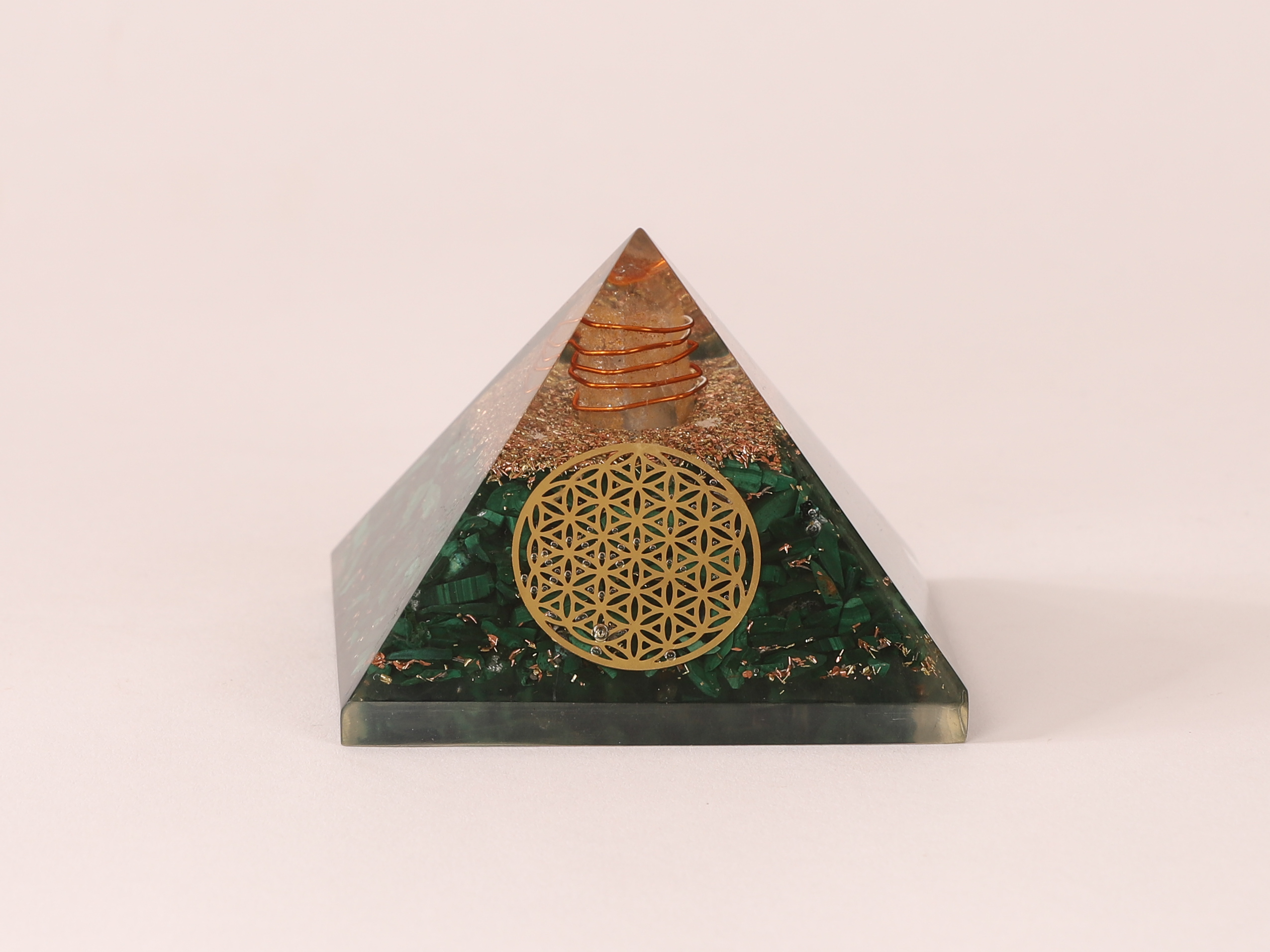 Orgonite pyramide Malachite fleur de vie