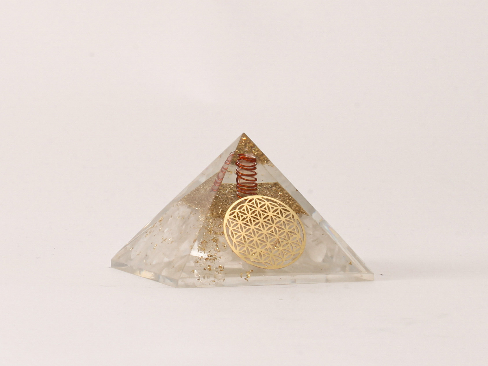 Orgonite pyramide Sélénite fleur de vie