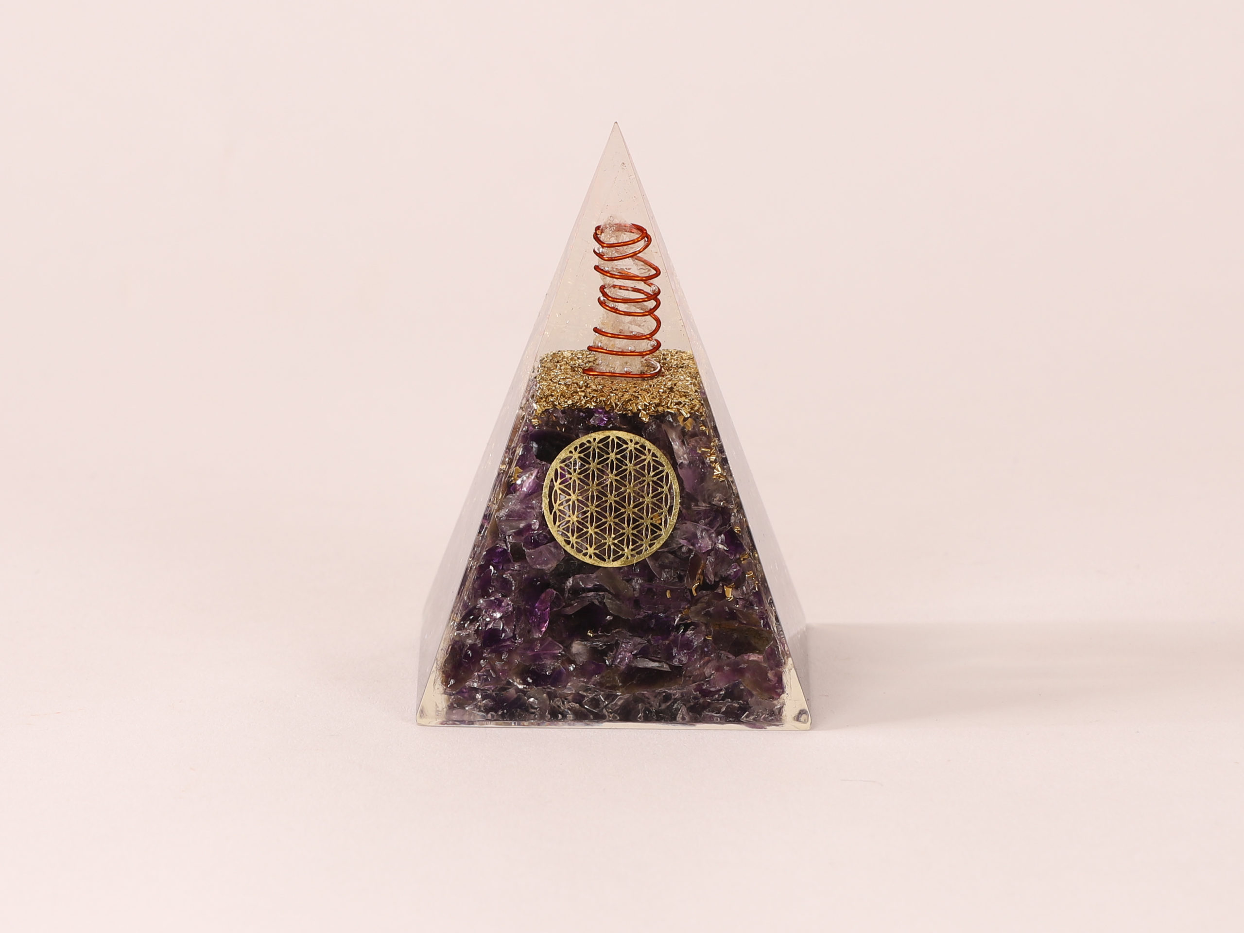 Orgonite pyramide Améthyste fleur de vie