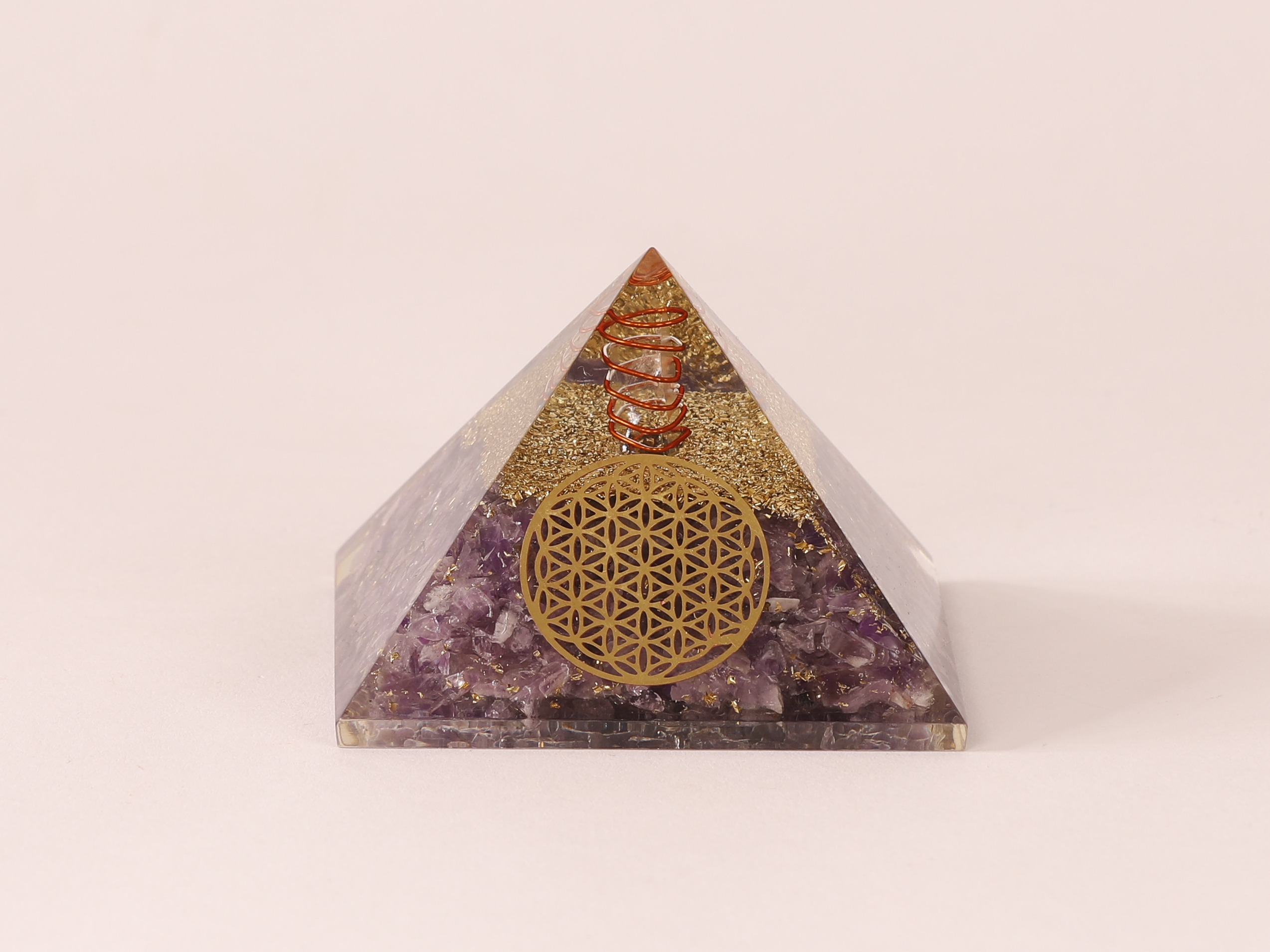 Orgonite pyramide Améthyste fleur de vie