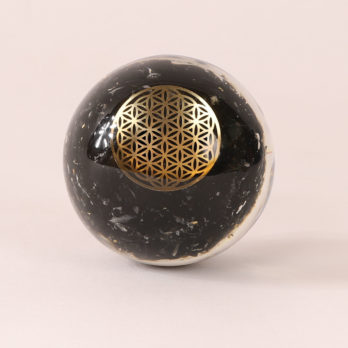 Orgonite sphère Tourmaline fleur de vie