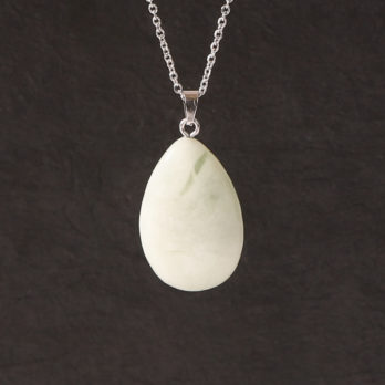Pendentif Jade verte en forme de larme