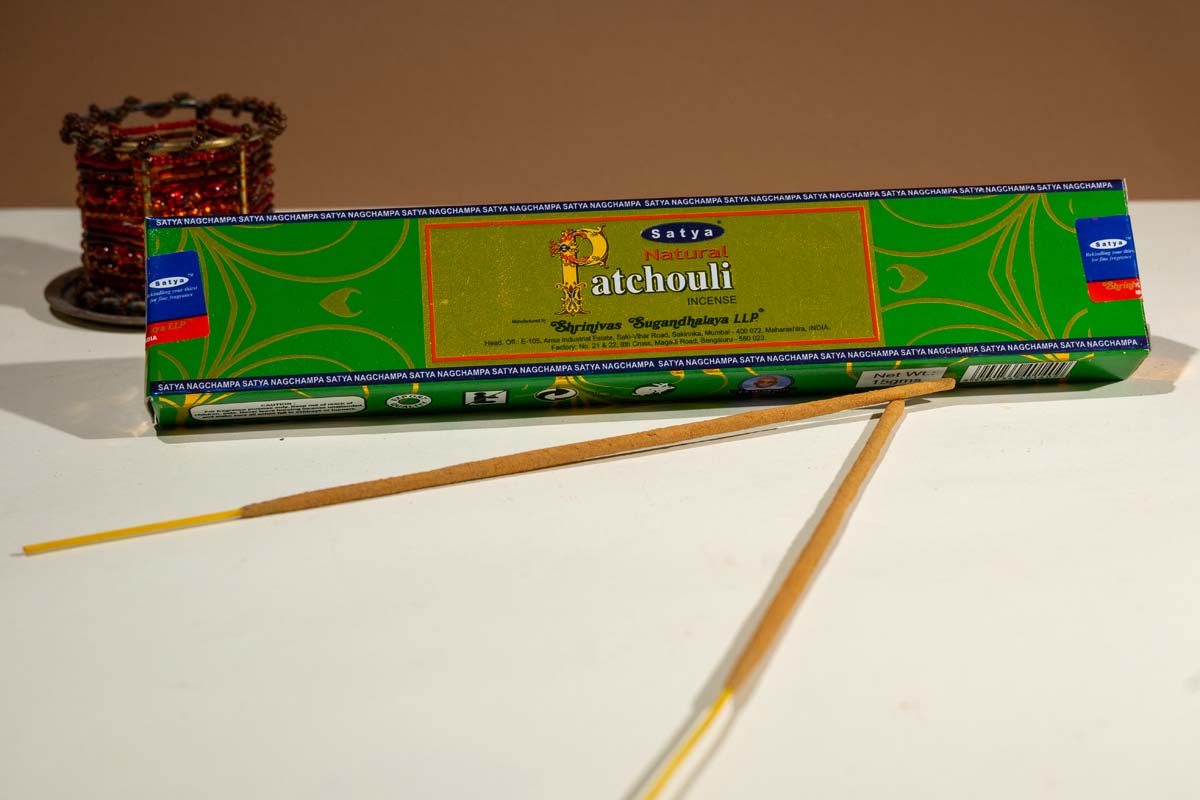 Lot de 5 encens Satya Natural Patchouli en bâtons 2 mvAMHDVP4