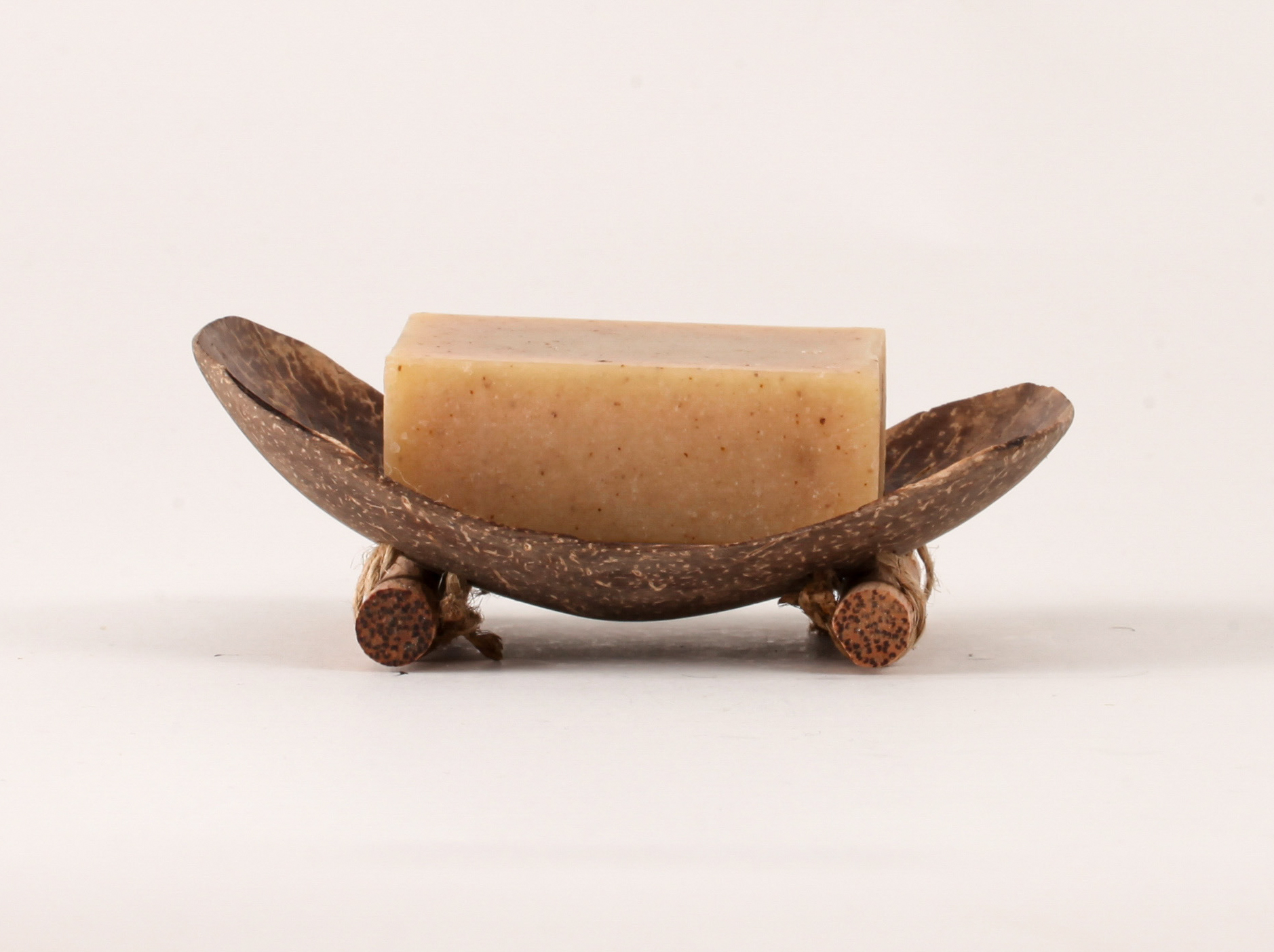 Porte savon en coconut "bateau" 1 Porte savon en coconut "bateau"