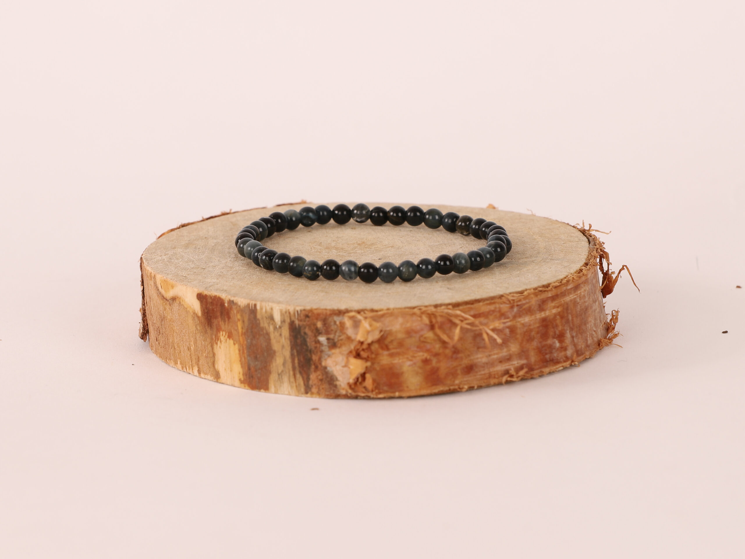 Bracelet Œil de Faucon 4mm 2 RJH8Obn8KdGK3Ps C NNBtry506Q158eE6k4OyRxfHI scaled