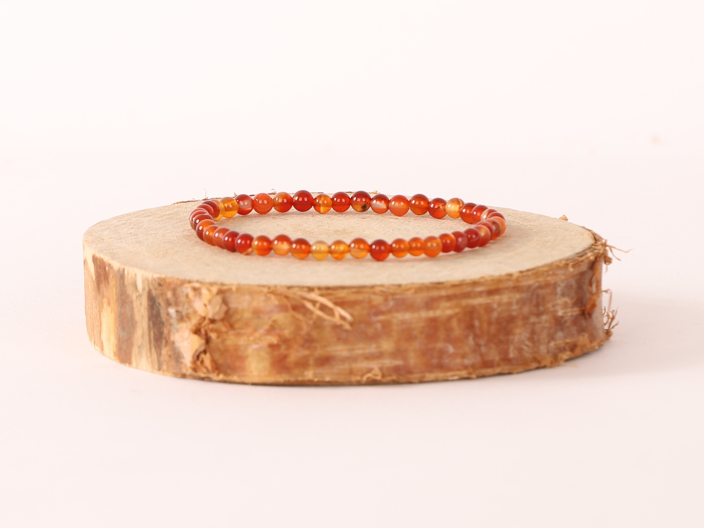 Bracelet Cornaline Rubanée 'A' perles 4mm 2 RXtHYqjTewa EjYzOsTFVYNTclcDkIKvttiMmUwSDI