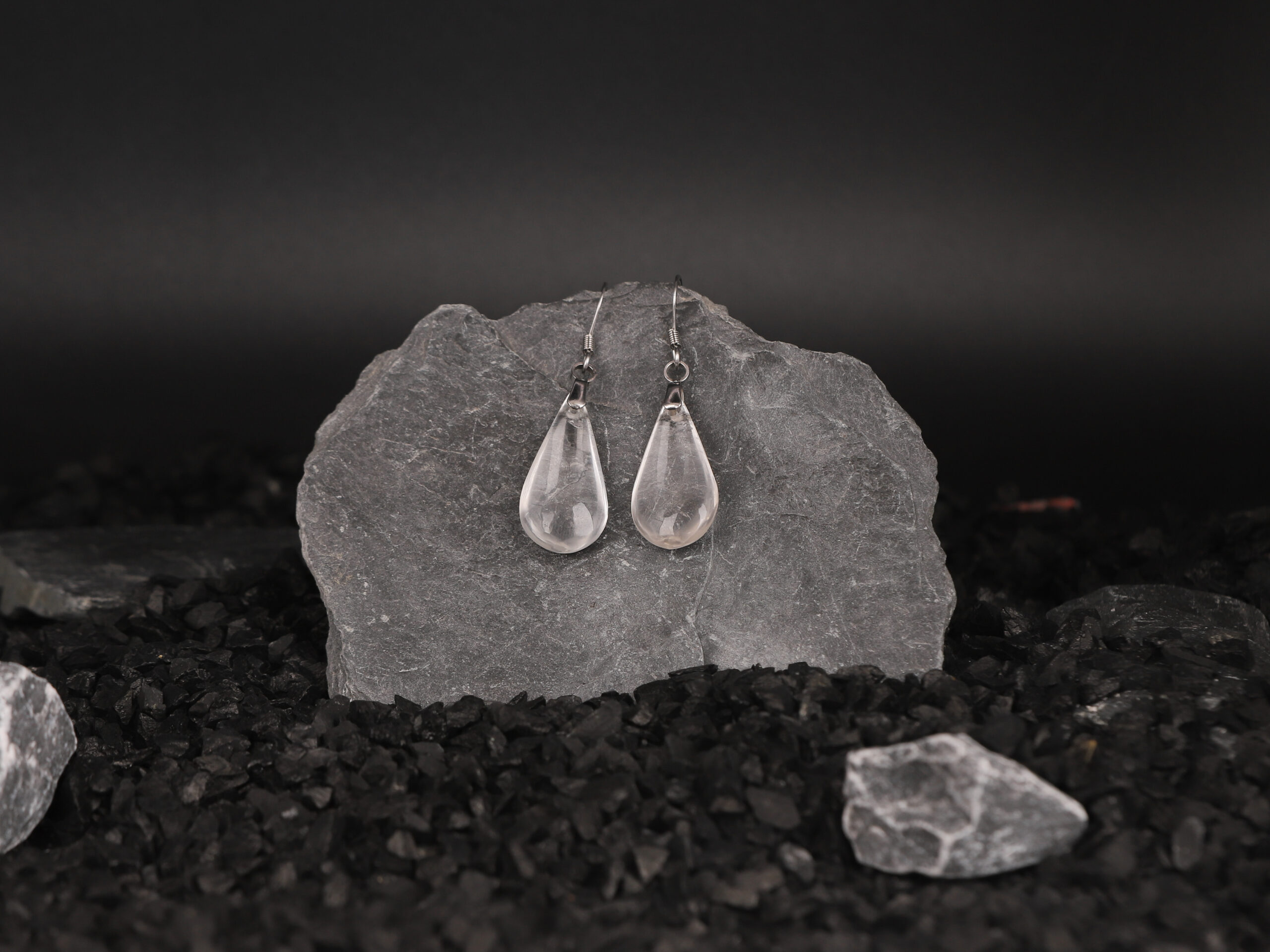 Boucles d'oreilles goutte en Cristal de Roche attache crochet 2 U8RwoxZp7a4JyE8fFsNgpEjT09j3KUvQwrb0E9xQXU scaled