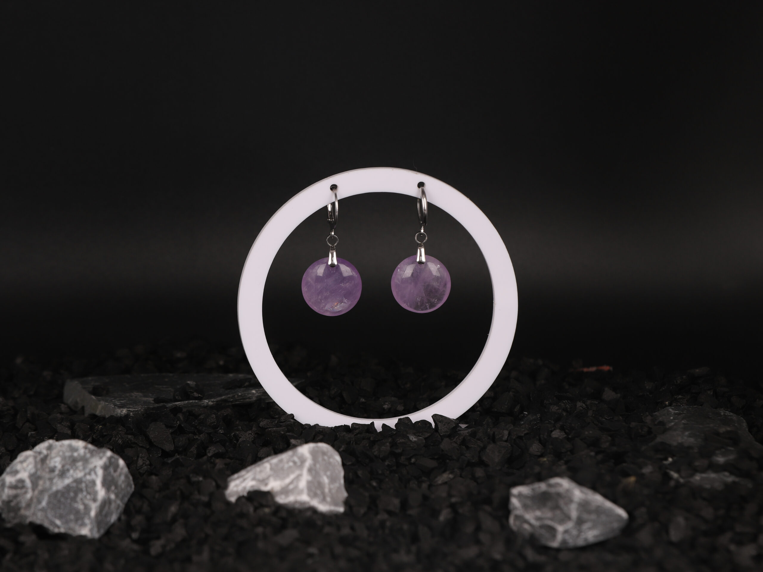 Boucles d'oreilles cercle en Améthyste attache ronde 2 WO0dUcn2wCBeGsbBAt0zmrlyaxnXZpnlWCNu25AF2Xk scaled