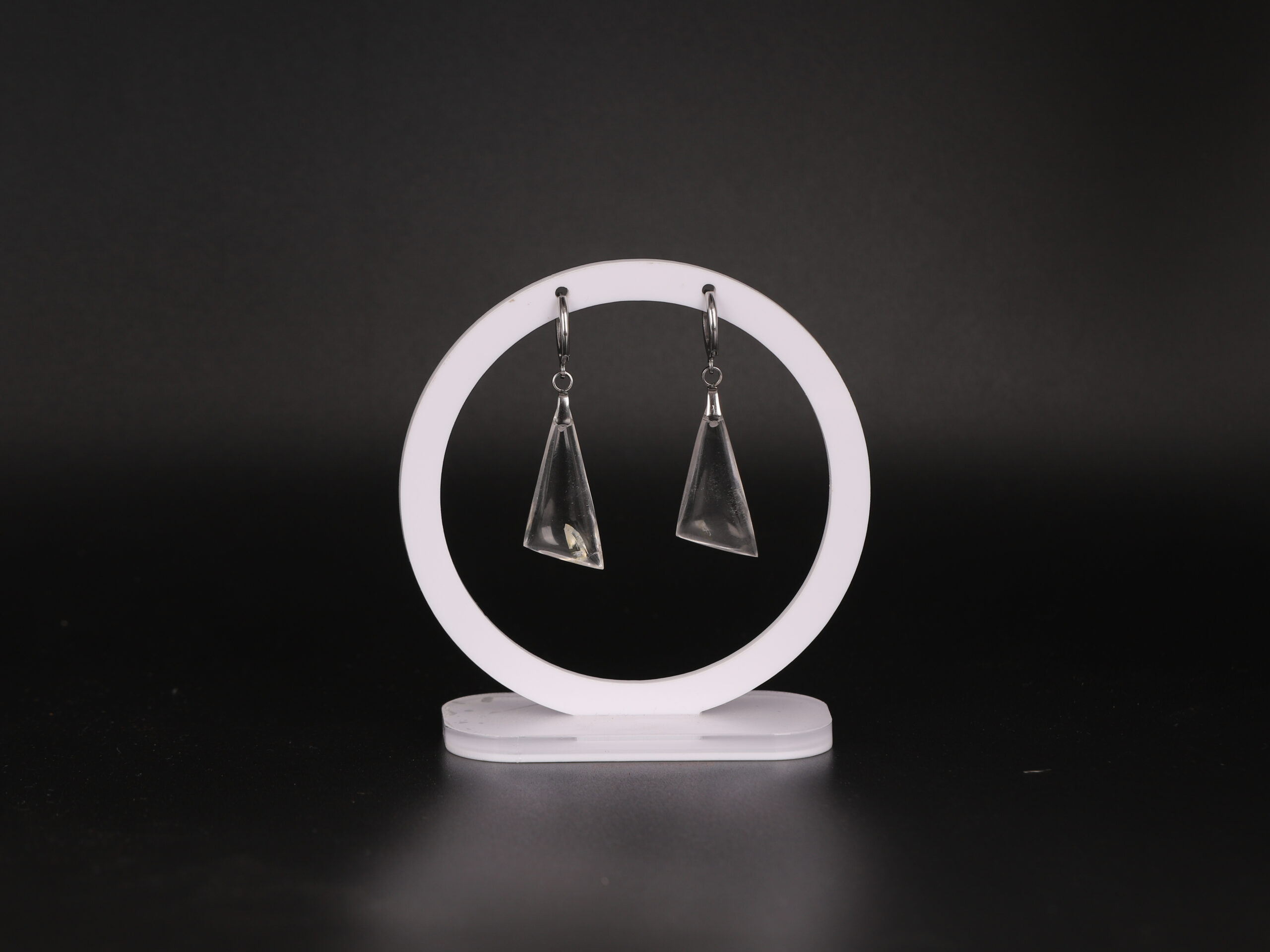 Boucles d'oreilles triangle en Cristal de Roche attache ronde