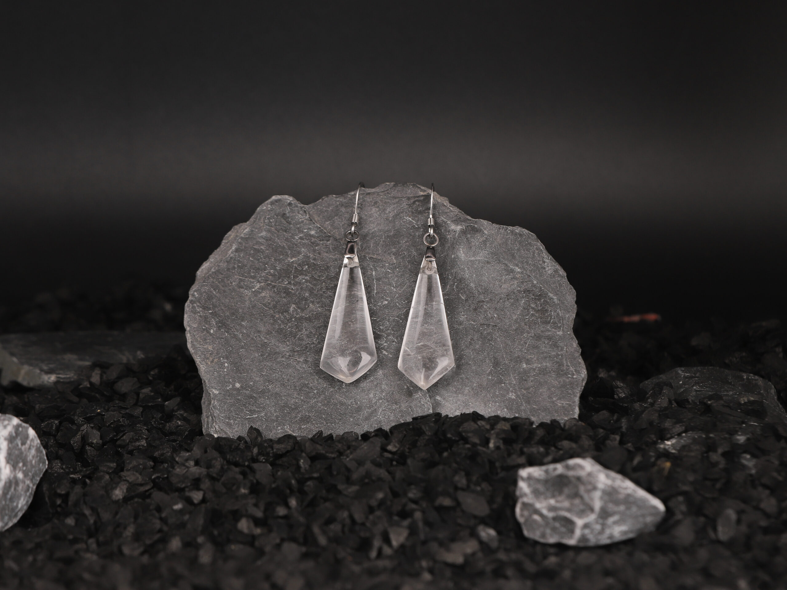 Boucles d'oreilles cravate en Cristal de Roche attache crochet 2 c82eZ5H1VBtaqCwZsUda8lSSWs3VwC tnMR4oPVIlTA scaled