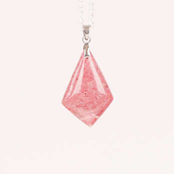 Pendentif cerf volant Rhodonite