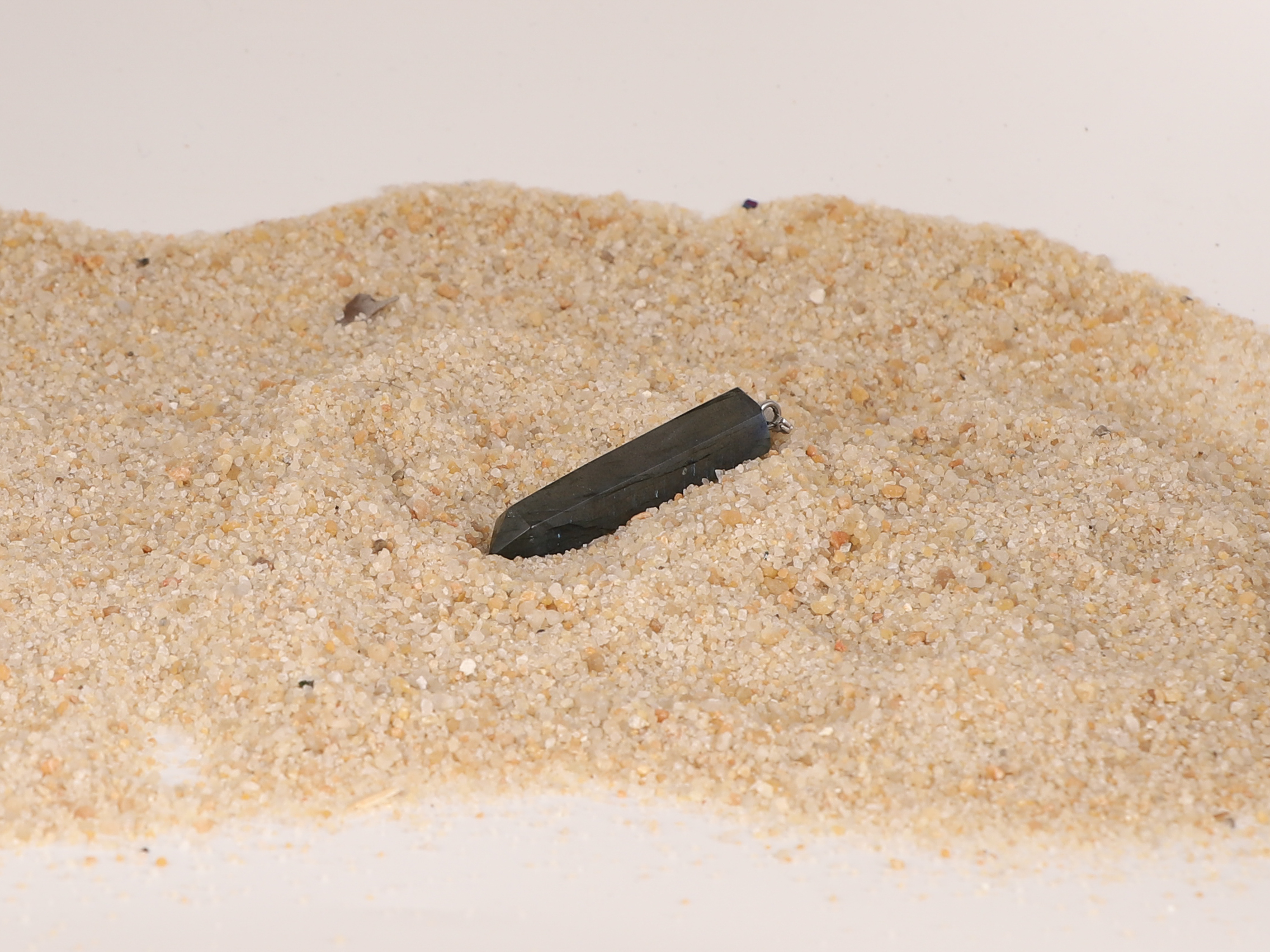 Pendentif pointe facettée Labradorite bleue 2 AJF5HPFpwzKbT9DVmULBNQNZl6XU9VtR0jqc8ZQll50