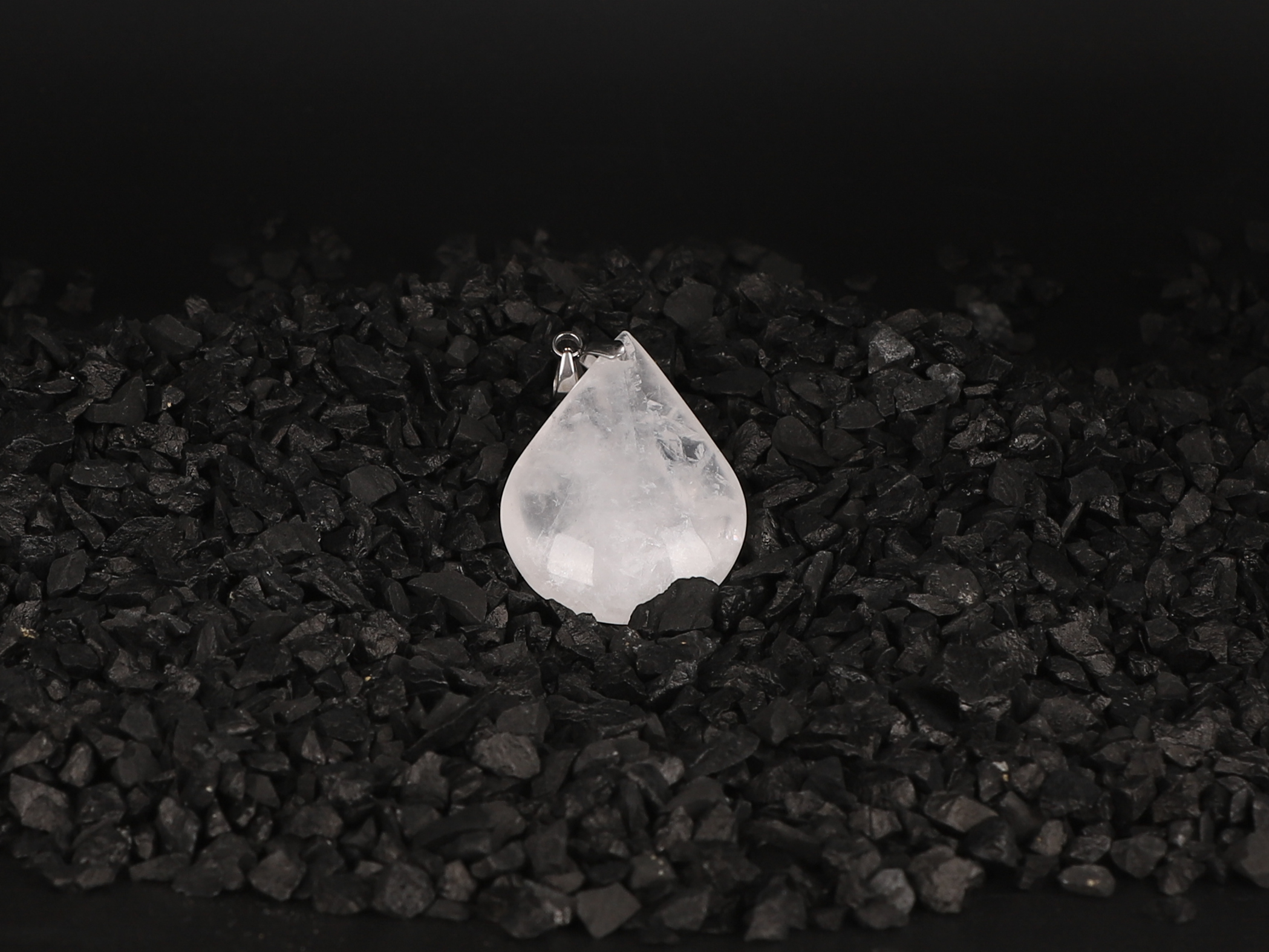 Pendentif goutte Cristal de Roche blanc 2