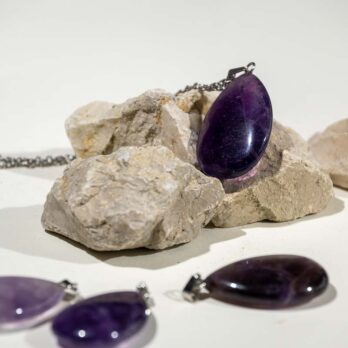 Pendentif larme Améthyste 5 NX6jq26UFD1rrAM UZ0NZwMpU9bBGorIpzFEA b8Jl4