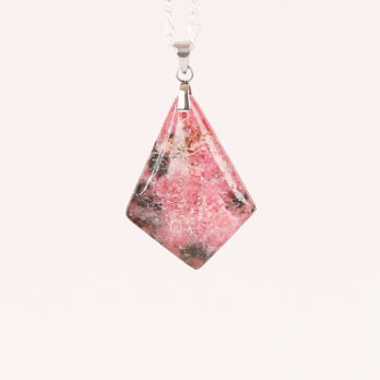 Pendentif cerf volant Rhodonite black line