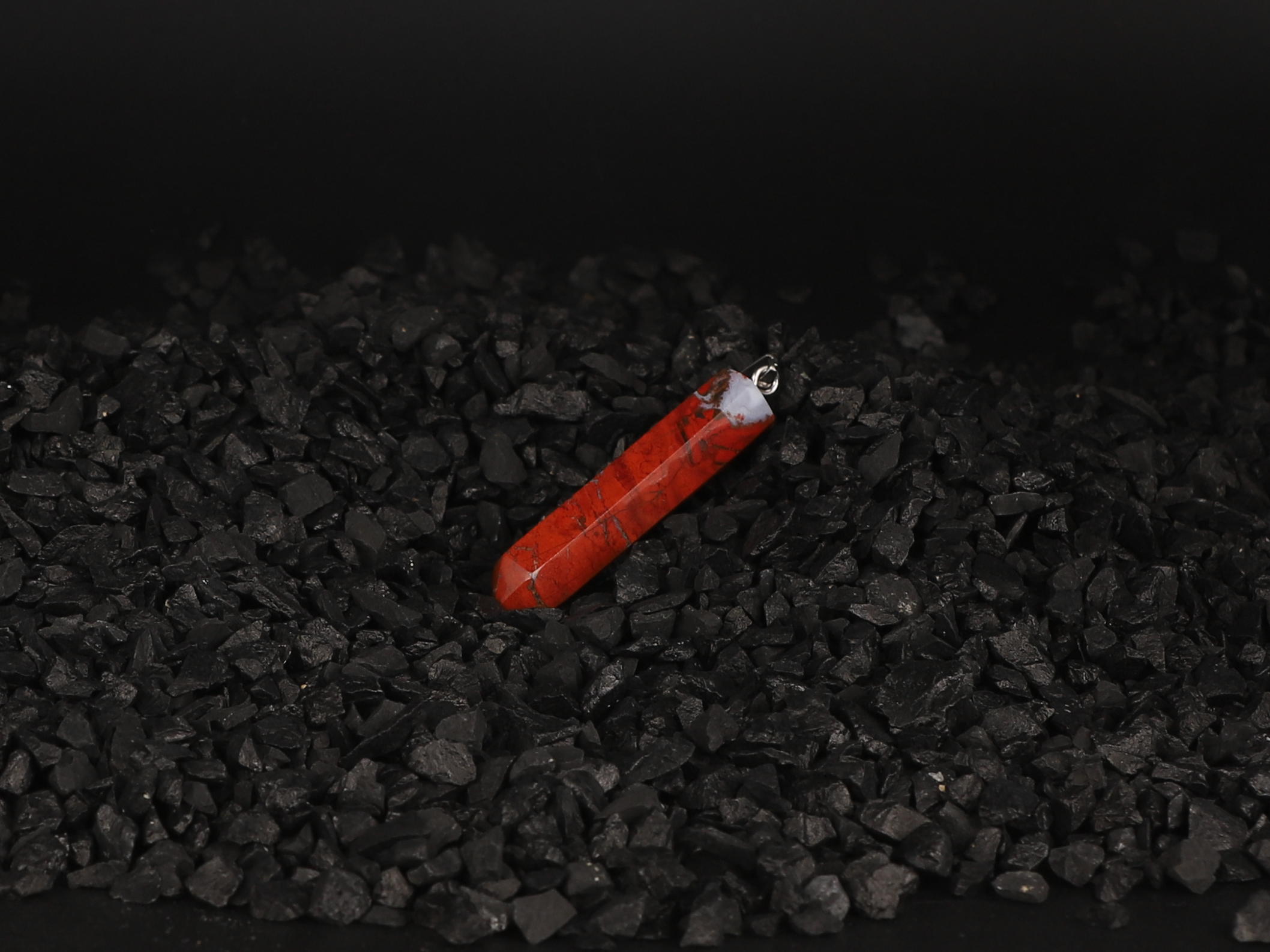 Pendentif pointe facettée Jaspe Rouge 2 nxYGLaUfsMB1bK6JpxwqiZ 44eWa6NSOH5B6 v9 bQ