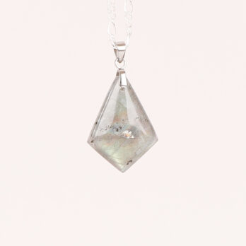 Pendentif cerf volant Labradorite verte