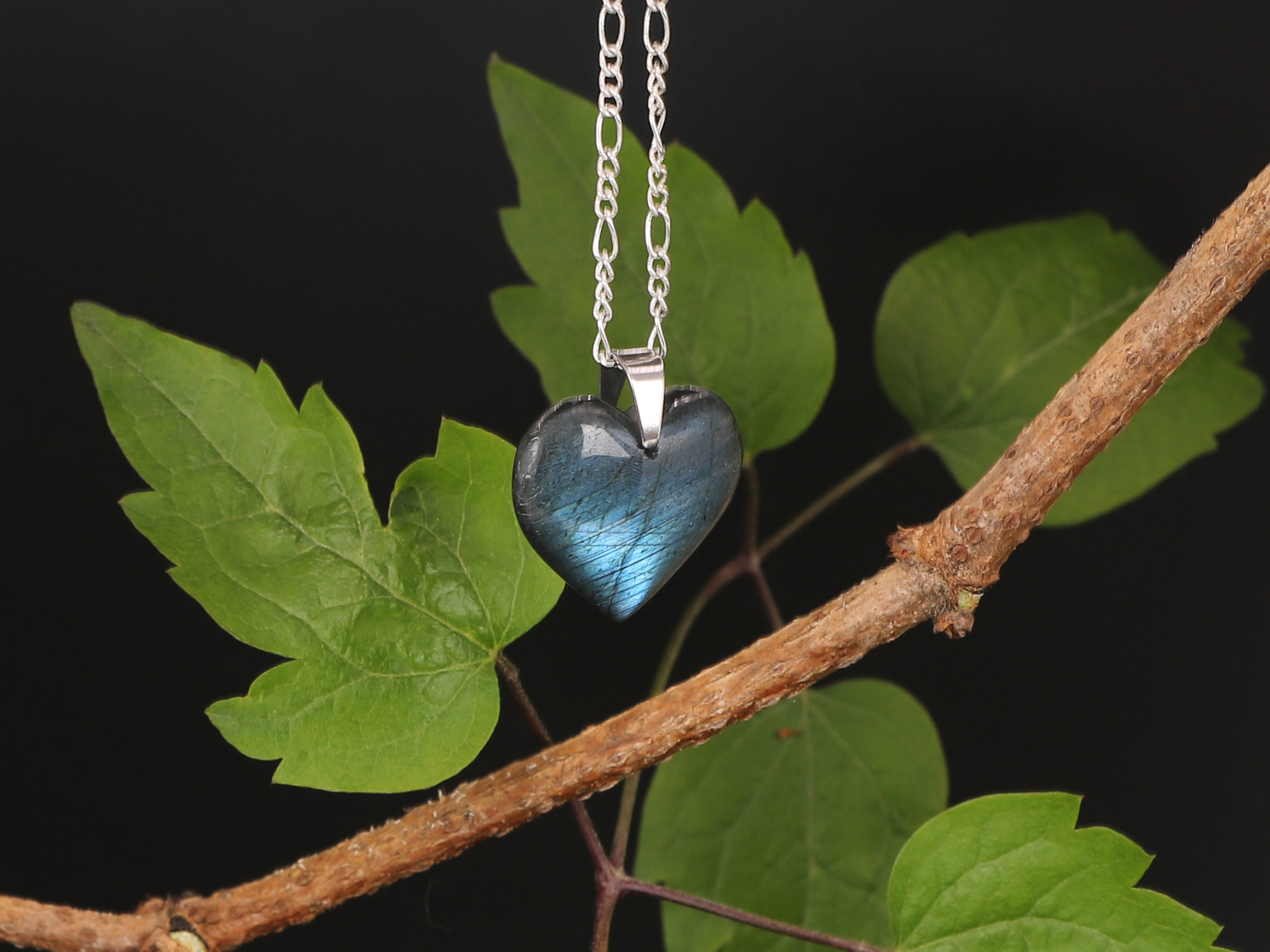 Pendentif coeur Labradorite bleue 3 10kQHyGu1WG2LRAdYsNBvYcyQ3L bBN4zXaeJBdjU4s