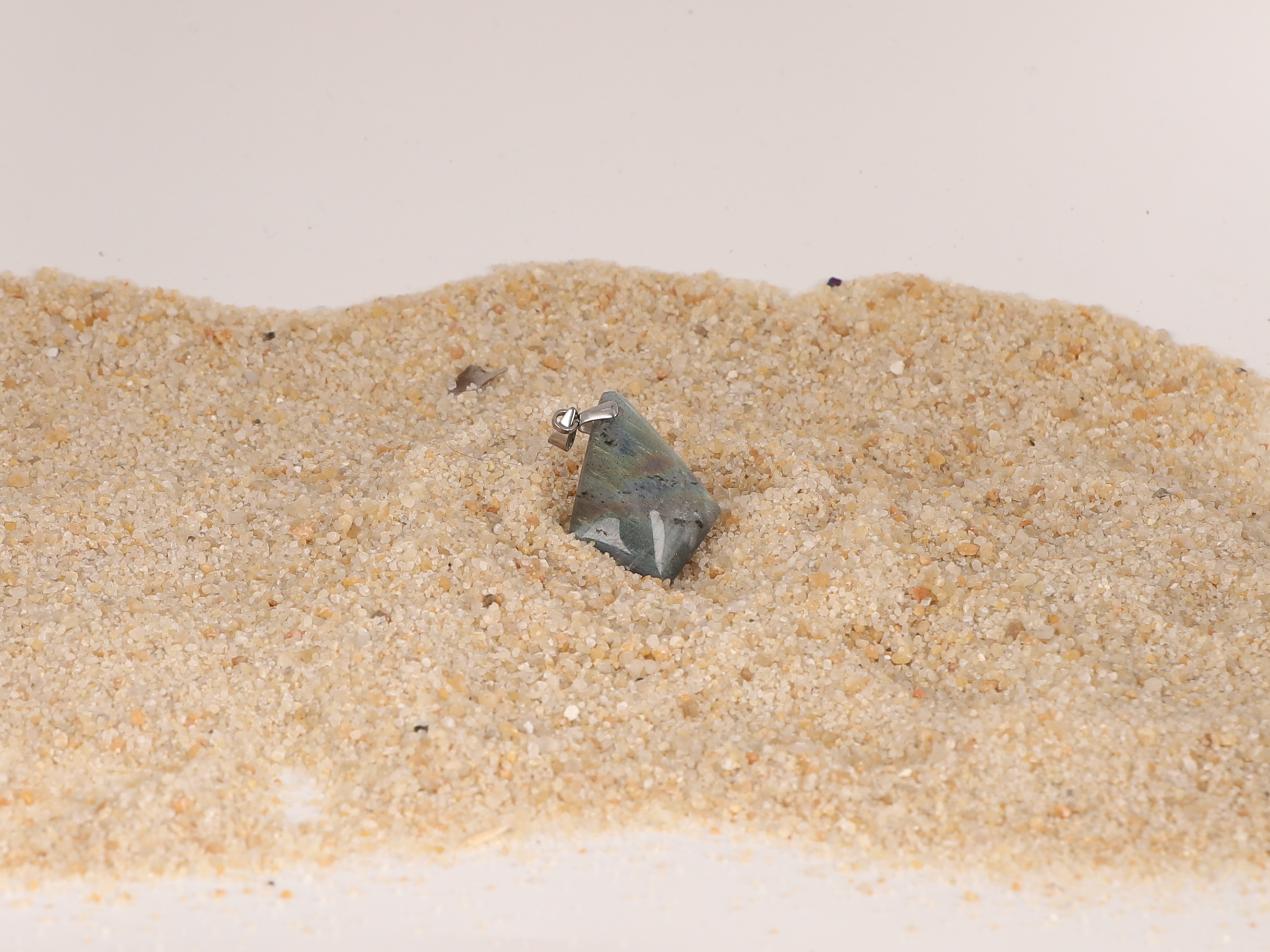 Pendentif cerf volant Labradorite verte 2 iW0vTTndVTDOkdPN7 lfXJd9Cwo1Z9UaLnBJuWfp7FA