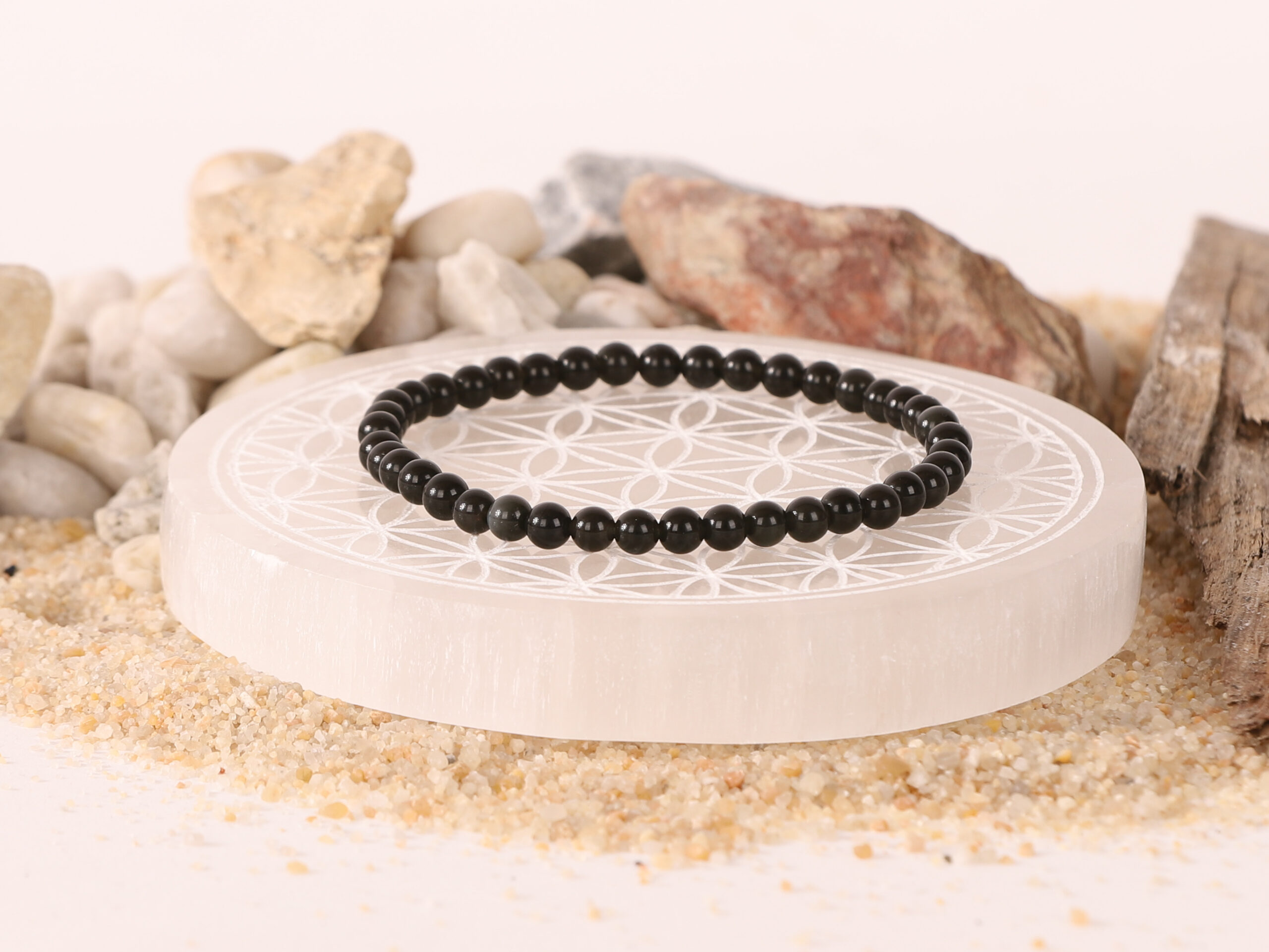 Bracelet Obsidienne Dorée 'A' perles 4mm 3 JYJUosrUIxEXfGIS6U8 Nj WwLaGXIPQG G647T x8 scaled