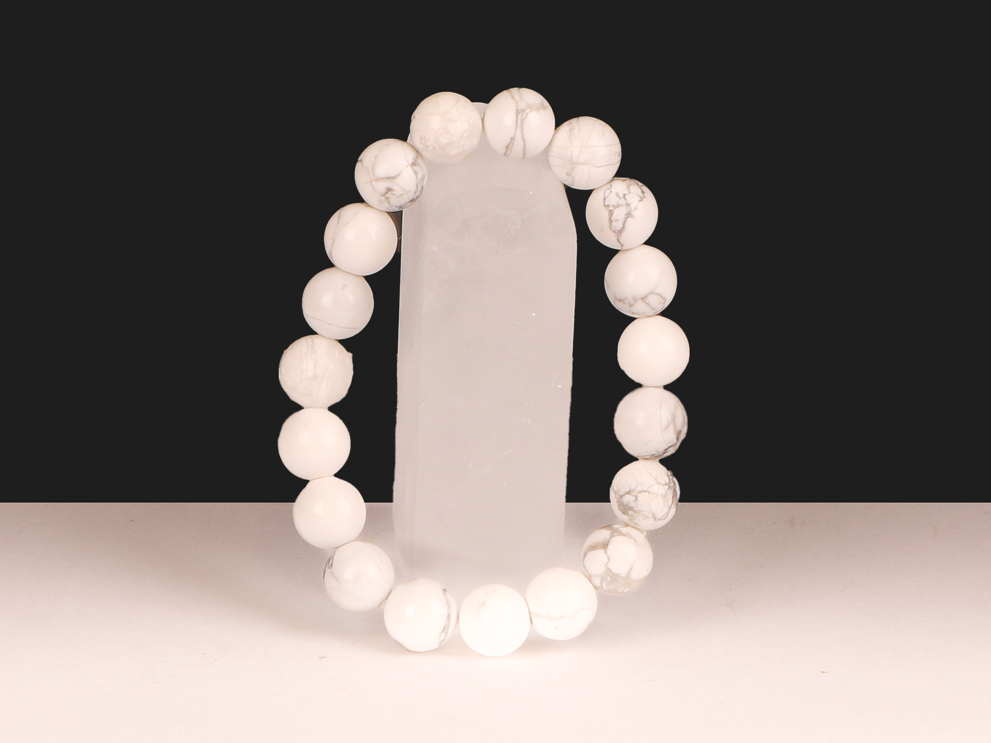 Bracelet Howlite Blanche 'A' perles 10mm