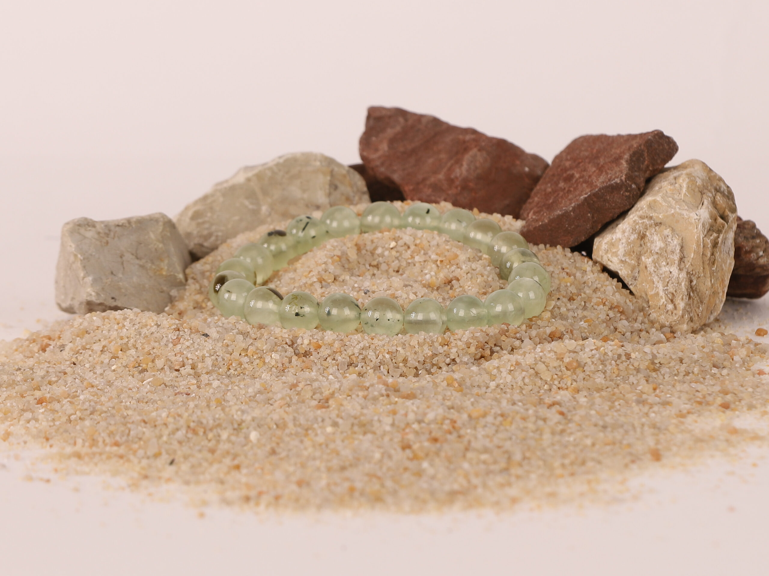 Bracelet Prehnite 'A' perles 8mm 3 mWe6vdQ7617LgUXVc5Ookh0IjBHCxqi6czWua5nkw30 scaled