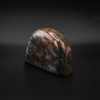 Labradorite Noble 9 MXZ5iMQFTVySh5GYoFMeu3OOTn7aca6SMy97YnY m8s