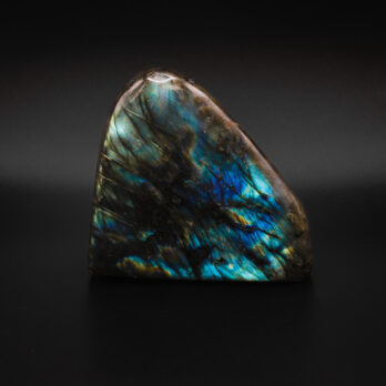 Labradorite Enchanteresse 8 OhfhFPItcyc4RyKA6bfJzmI bye2RmDHARbQjWUzg3A