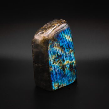 Labradorite Légendaire 9 SRCoOJV3y0x xwcRZuBR5cN5z8MAUDiNT69jq3z7T9U