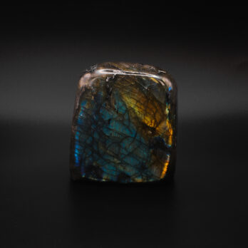 Labradorite Scintillante 8 oy8nVbZJ3izyWxqwezaLIt9TJRoMk736zpx5rlE GPU