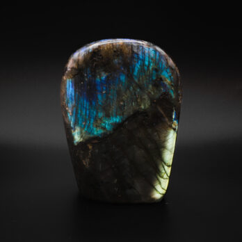 Labradorite Enveloppante