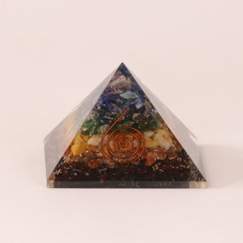 Orgonite pyramide 7 chakras