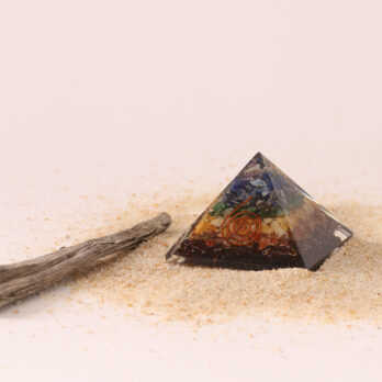 Orgonite pyramide 7 chakras 10 IFW8v9dNvoKzN4Sx0YnlgjR1BIybkaJt3xijJLhGtfc