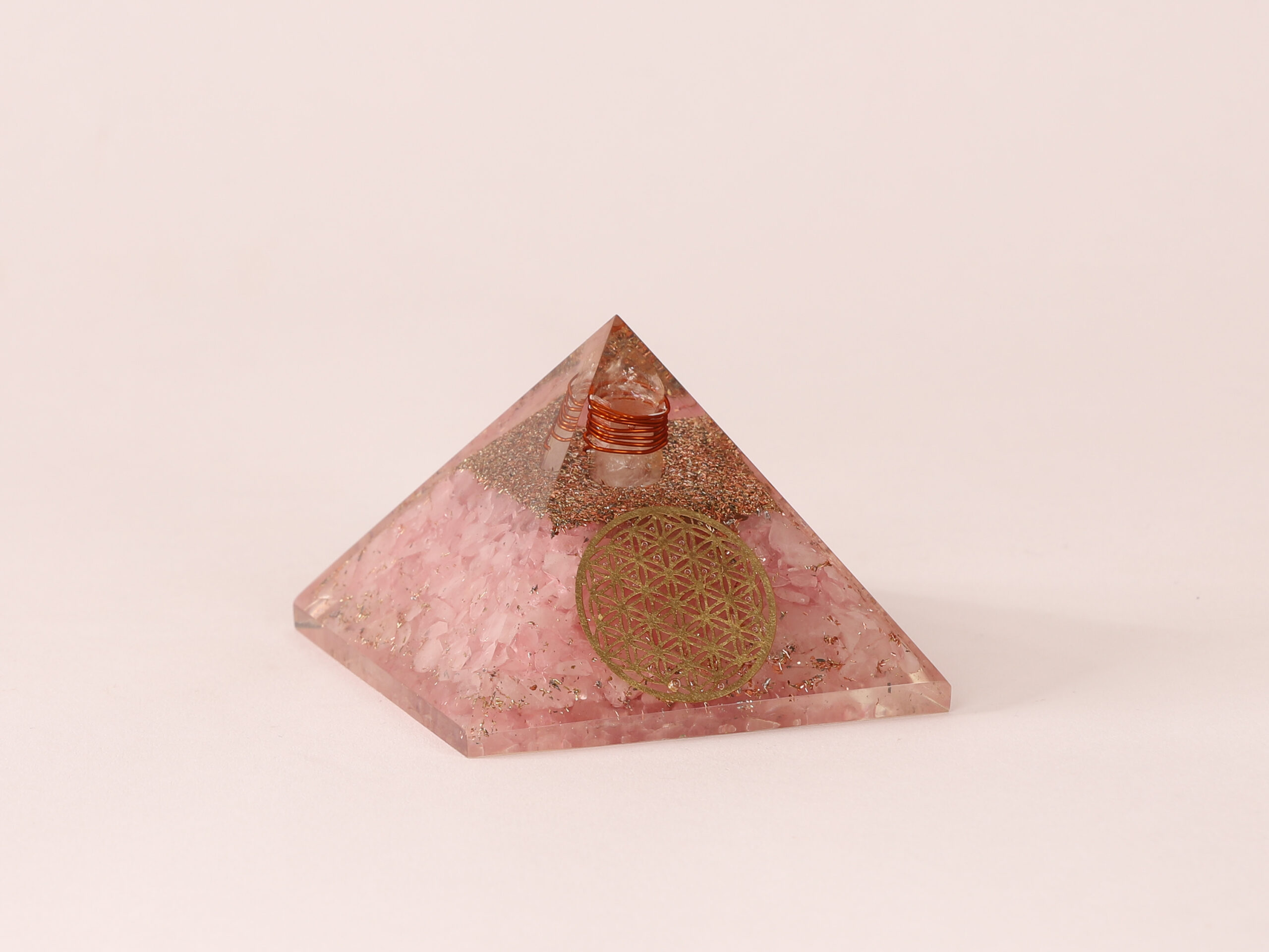Orgonite pyramide Quartz Rose fleur de vie 2 gO7cFn 44r5ETt8m76Q1G0AHroYtS33PzNncfuA2k48 scaled
