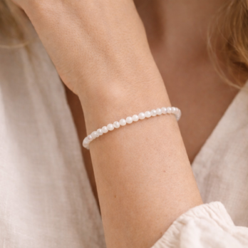 Bracelet Nacre Naturelle 'A' perles 4mm 7 kpiJnpqqL0sk4wkwUE8sPkmIKWpVm9lQIzKIcpuLDnY