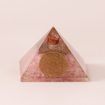 Orgonite pyramide Quartz Rose fleur de vie