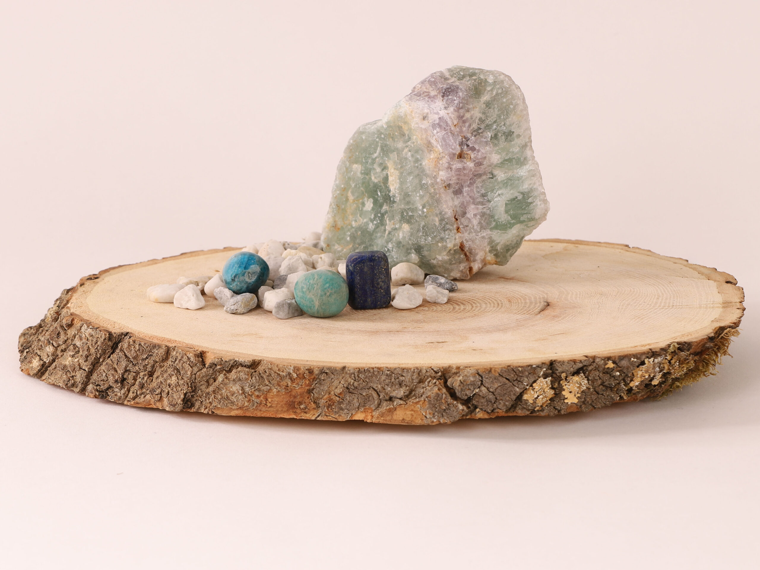 Kit Communication 2 y5sDD2X6md0prxEUhXCvpFJpm85HxuyLFZxbZ8JToe8 scaled