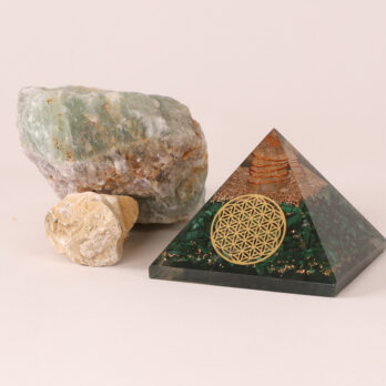 Orgonite pyramide Malachite fleur de vie 8 yUfBmoAtNnOmlDO5PS5e74I3J 0qjPBIkMbE3X0UDE8