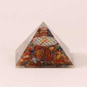 Orgonite pyramide 7 chakras fleur de vie