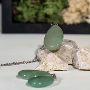 Pendentif larme Aventurine Verte 5 03IofU6yhn3ogwYA6BippvYID5XszyMn7W yXIO2ZKQ