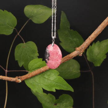 Pendentif ovale Rhodonite black line 7 3AikqFceEFa aGLqynJ 2OoLn5HFhLgd3gEajTz3hXw