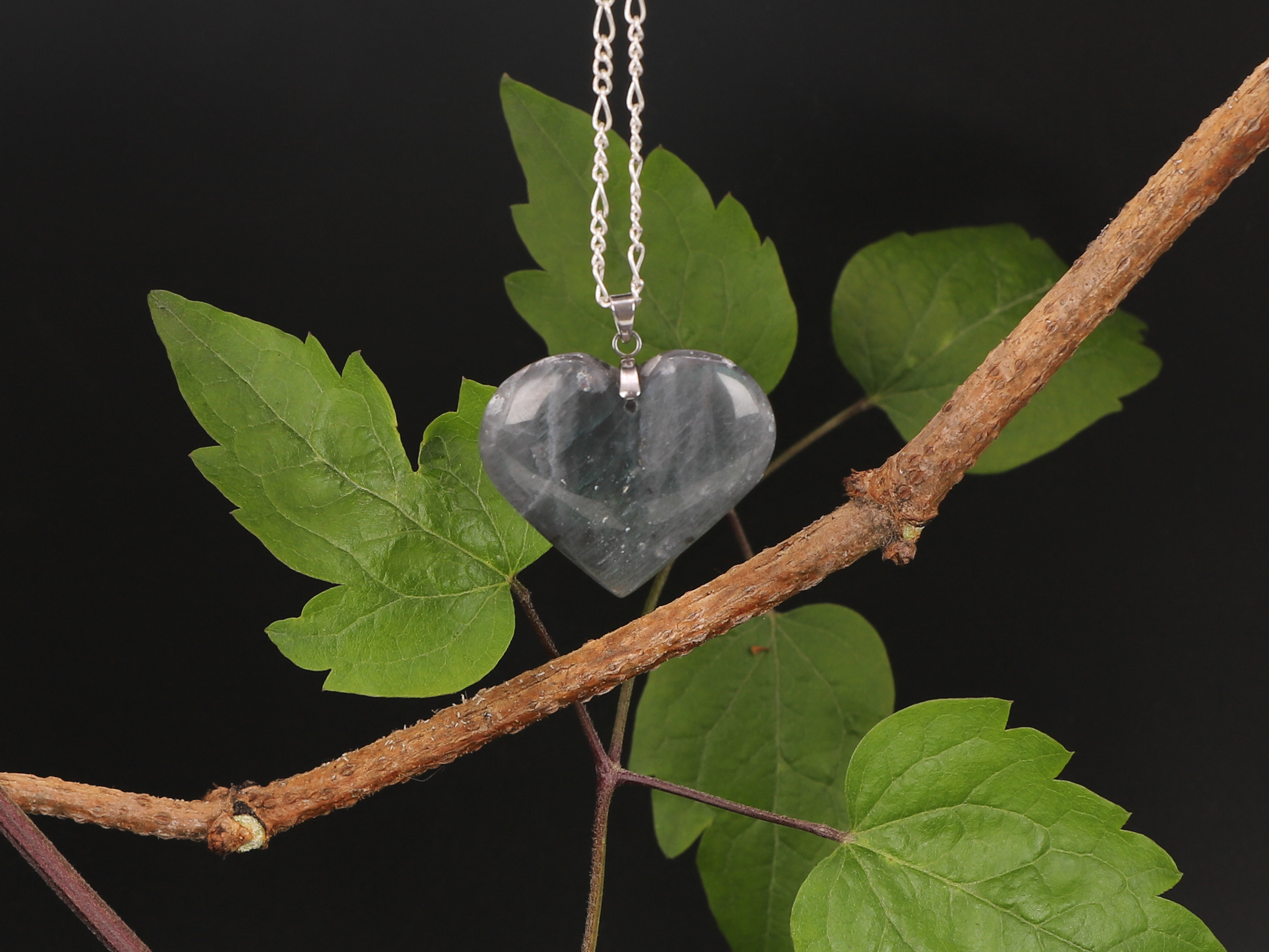 Pendentif coeur Labradorite verte 3 7JxJ0YQjZUb1x G YaXXM9l3EaXrfvEWj cNFkl1G2U