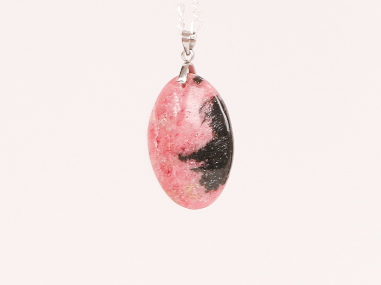 Pendentif ovale Rhodonite black line