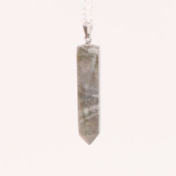Pendentif pointe facettée Labradorite verte