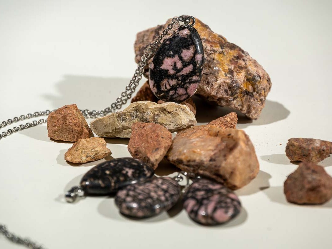 Pendentif larme Rhodonite