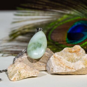 Pendentif larme Jade Verte 5 OrOYvSas5lpVIeUbsIEoCeLhcxzsoyEkramPsvqHpa8