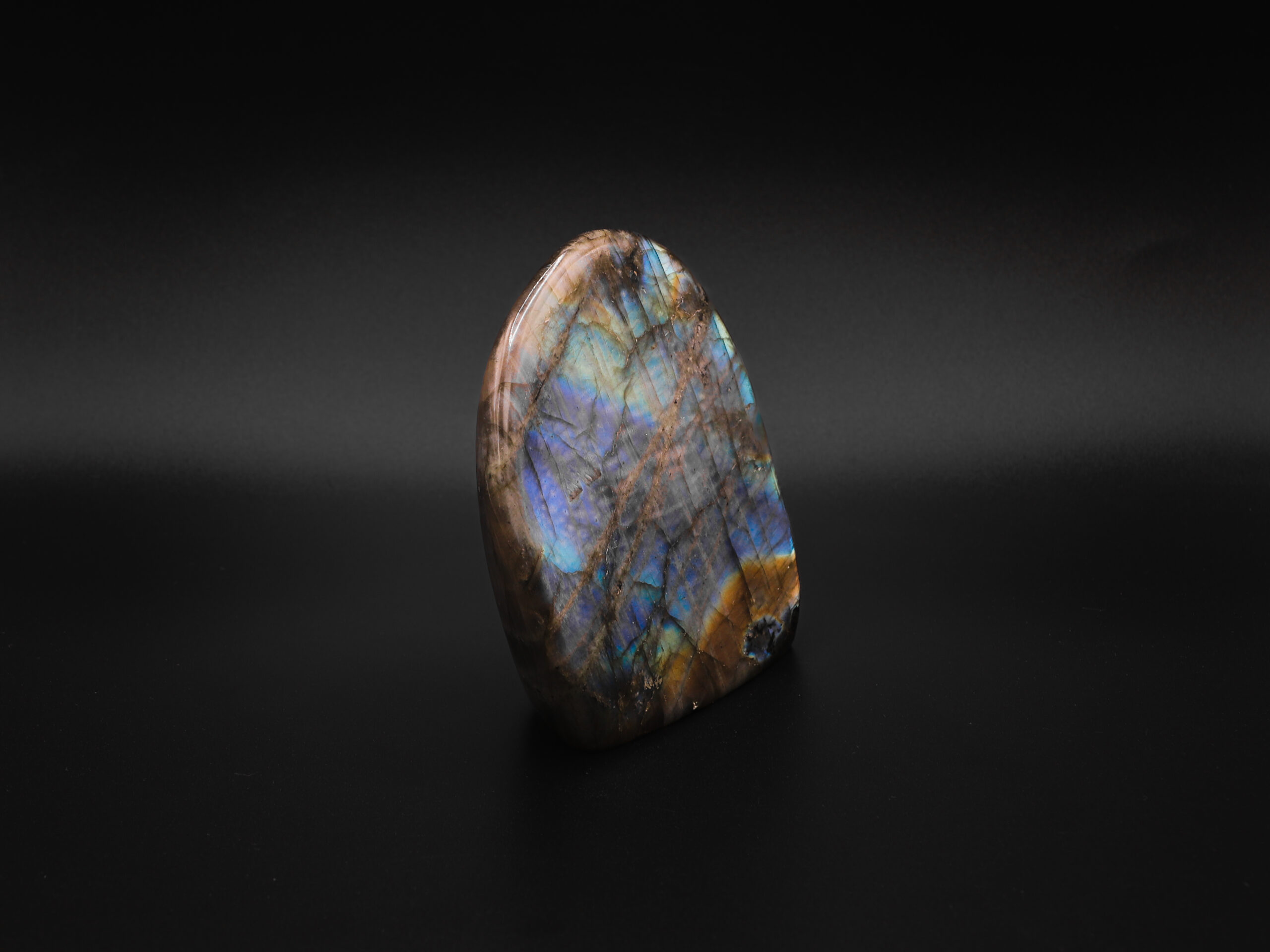 Labradorite Lunaire 3 ZrbNcWe1fRvx6FPI6sqaAbaaSzFdb8Hl0fRNrQbtcxs scaled