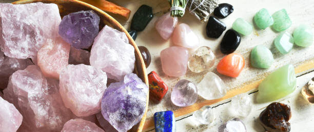 Comment reconnaître les vraies et fausses pierres ? 1 blog fausses pierres e1776419530244